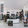 Panoramica-interior-tienda-roninwear-malaga-abr-2013-tiny